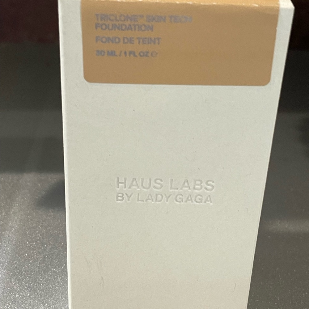 Haus Labs by Lady Gaga Triclone™ Skin Tech - foundation Cream 260-light medium